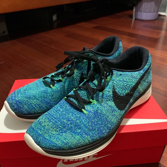 nike flyknit racer 3